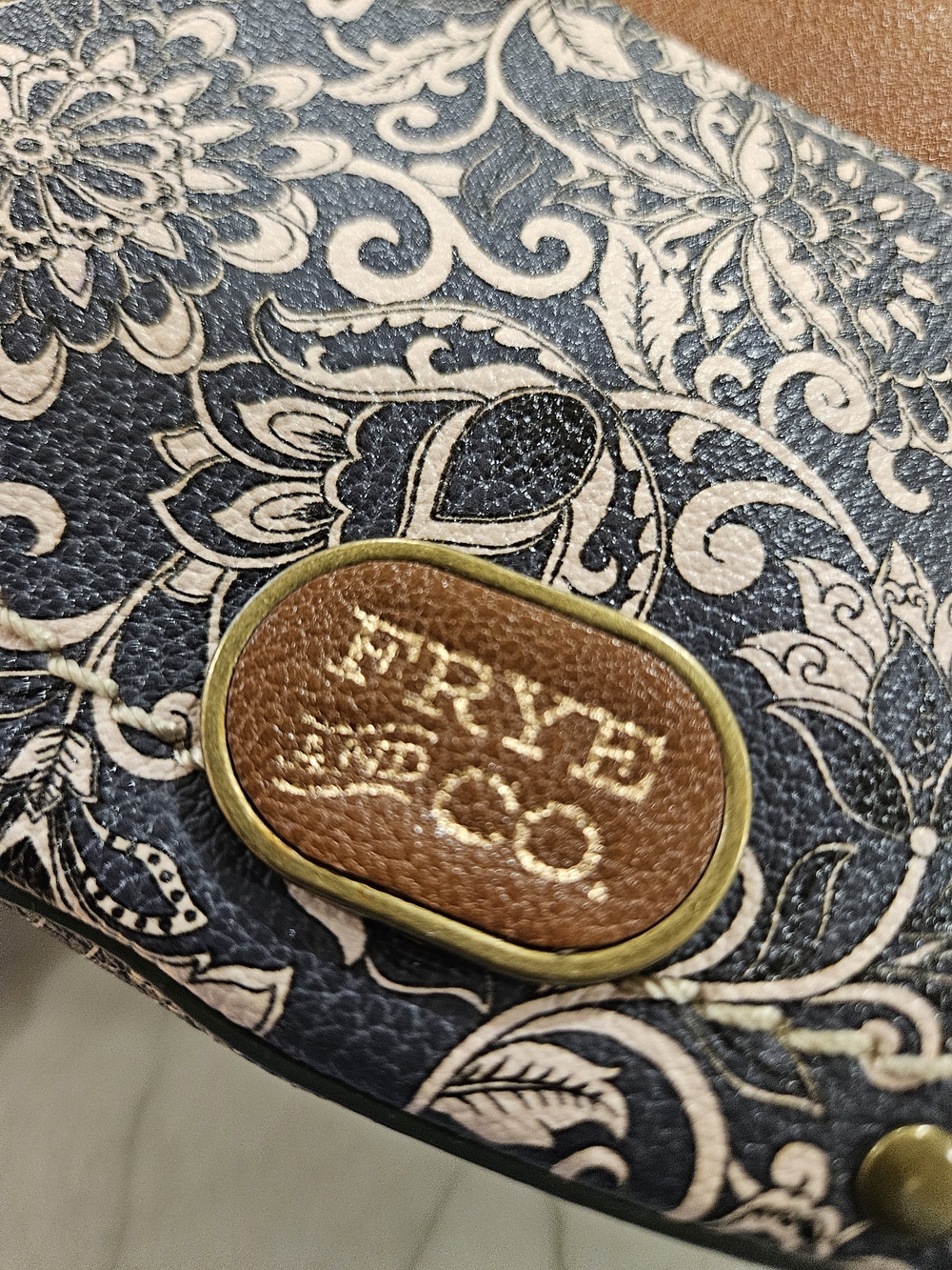 Frye & Co. Blake Crossbody Bag – Vintage Navy & Cream Paisley Floral - Picture 4 of 15